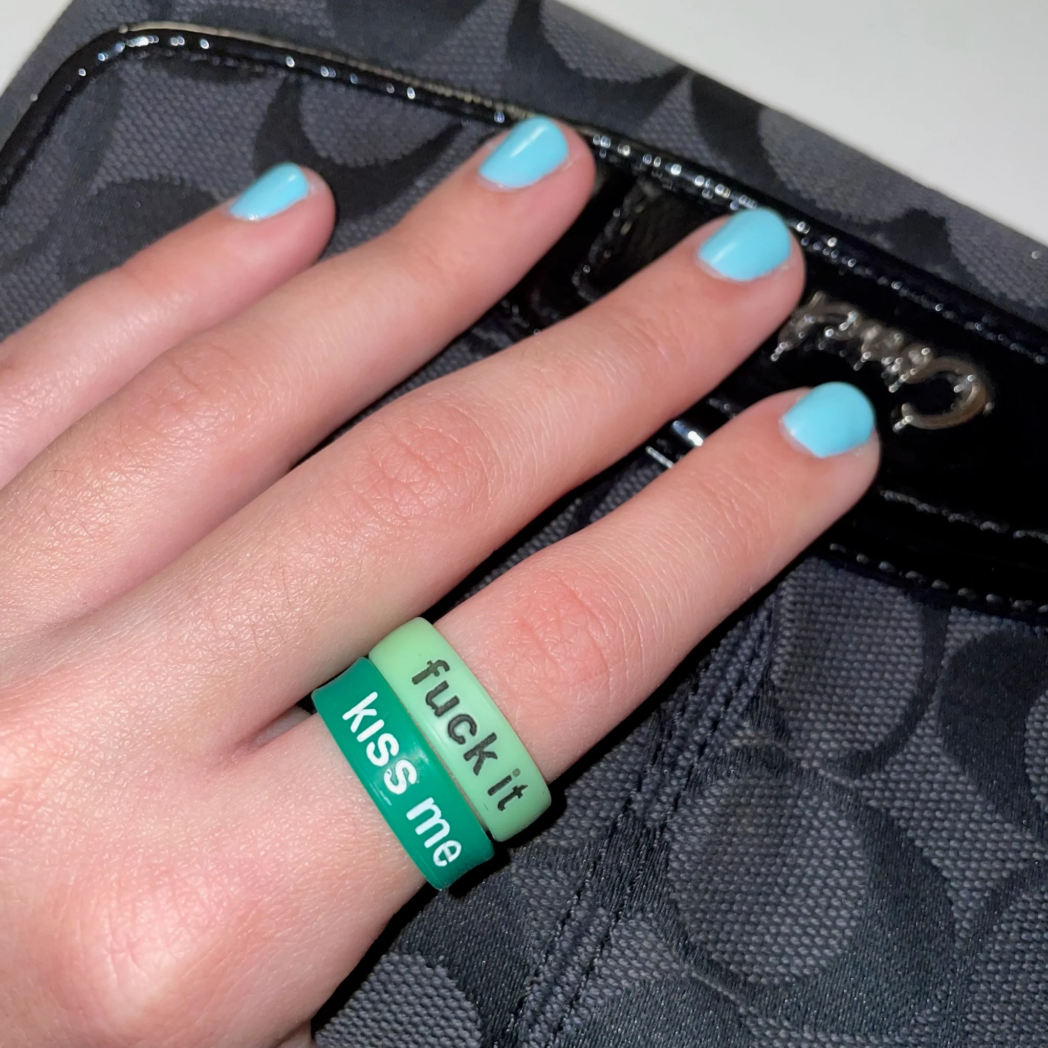 Flip Reversible lucky / kiss me ring - Image 26